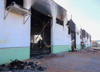 Prefeitura joga para proprietário culpa por falta de seguro em depósito da Educação
