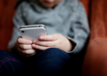 Malásia proíbe redes sociais para menores de 16 anos