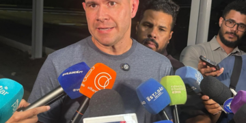 Abilio diz que empresa que pressionava prefeitura a pagar caminhão de livros sem contrato desapareceu