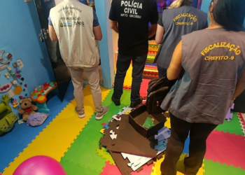 Assessor de deputado é exonerado após ser flagrado como falso terapeuta em Cuiabá