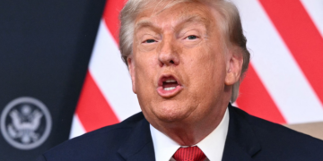 Senado dos EUA aprova resolução e impede Trump de fazer novos ataques ao Irã sem aprovação do Congresso