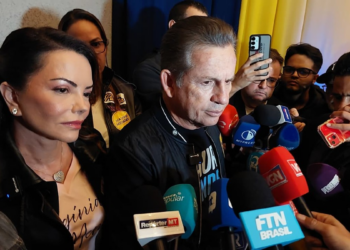 No lançamento ao Senado, Mauro Mendes cita caso Vorcaro e avisa: "Bando de adversários tenta tramar"