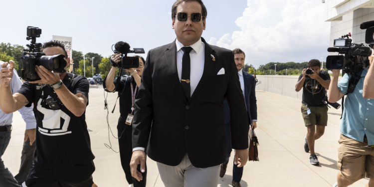 George Santos: ex-deputado dos EUA filho de brasileiros é investigado por fraude em apostas online