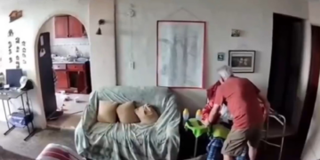 VÍDEO: Idoso protege mulher durante terremoto na Venezuela