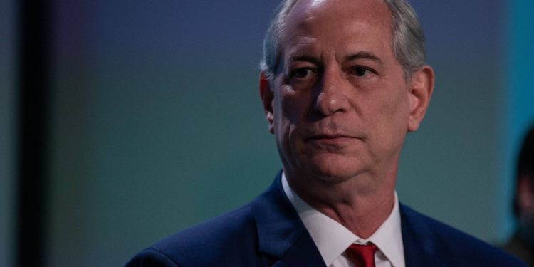 Ciro Gomes diz que não viu vídeo de Michelle: 'Problema do PL nacional'