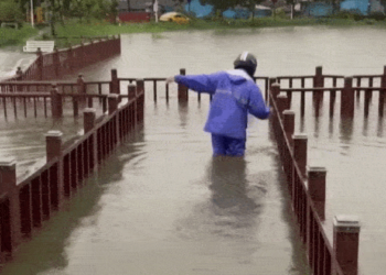 Tufão força evacuação de 2 milhões no Japão e causa enchentes em Taiwan
