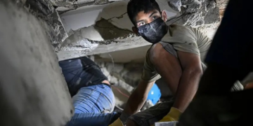 Cresce frustração com demora dos resgates na Venezuela: 'Há edifícios onde não foi removida sequer uma única pedra'