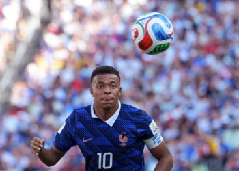 Resumo do dia: Mbappé faz de pênalti e classifica a França na Copa; Marrocos elimina coanfitrião Canadá