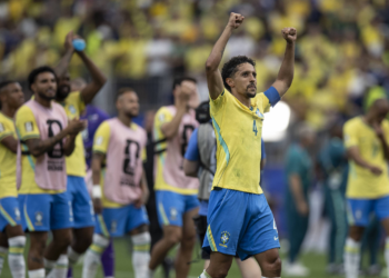 Igrejas cancelam culto de domingo para fieis verem jogo do Brasil na Copa