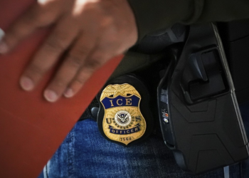 Agente do ICE mata mexicano em operação de imigração em Houston, diz imprensa local