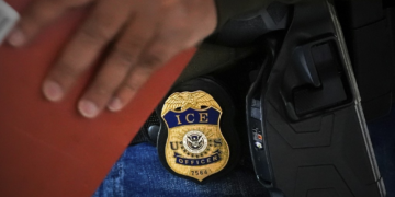 Agente do ICE mata mexicano em operação de imigração em Houston, diz imprensa local