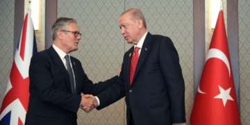 Primeiro-ministro do Reino Unido diz que Erdogan, da Turquia, presenteou líderes da Otan com pistolas