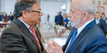 Em meio à crise sobre eleições na Colômbia, Petro telefona para Lula e diz que fará 'transição pacífica'