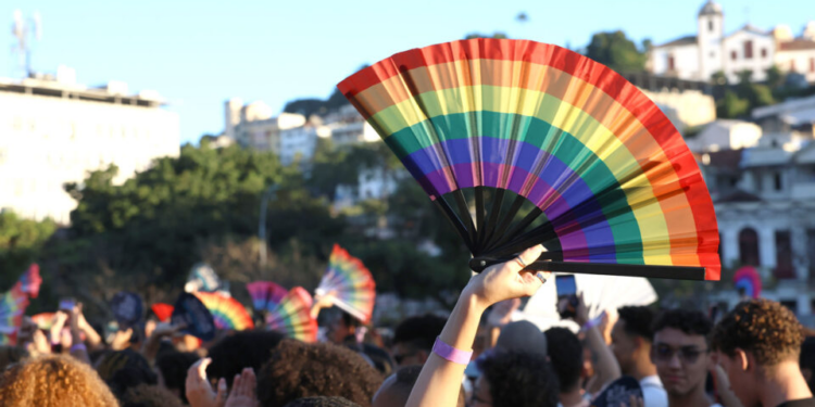 Grupo evangélico ligado ao movimento LGBT quer influenciar eleições
