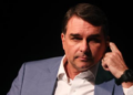OAB dá' carteirada' de advogado pró-Flávio no caso da carta de Bolsonaro