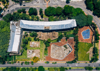 Joia brutalista projetada por Vilanova Artigas está abandonada
