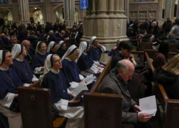 Freiras processam estado de Nova York contra lei de suicídio assistido