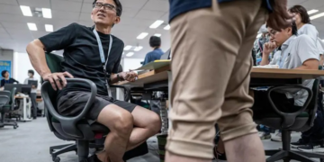 'Assédio por pelos': por que campanha para incentivar homens a usar bermuda no trabalho causa polêmica no Japão