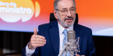 Ministro diz que 'atropelos' atrapalham negociações com EUA sobre tarifas, mas que 'corre contra o tempo' por consenso