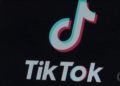 Adolescente acusa redes sociais de causar depressão; TikTok fecha acordo antes do julgamento