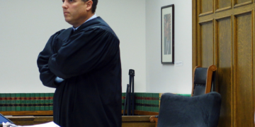Demitido menos de uma hora após assumir, procurador contesta exoneração na Justiça dos EUA