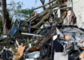 Tornado deixa rastro de destruição e 15 mil sem energia em Wisconsin, EUA