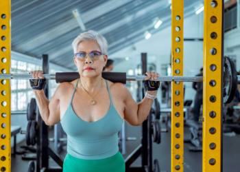 Musculação reverte sinais de envelhecimento cardíaco em idosas, sugere estudo