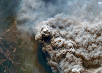 'Intensidade de bomba atômica', 'pior crise desde a 2ª Guerra': a luta da Europa para conter incêndios devastadores
