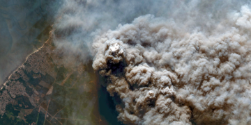 'Intensidade de bomba atômica', 'pior crise desde a 2ª Guerra': a luta da Europa para conter incêndios devastadores