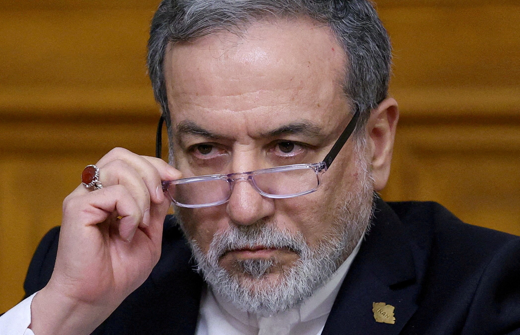 Irã e Omã estão próximos de acordo sobre controle do Estreito de Ormuz, diz ministro iraniano