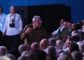 Raúl Castro reaparece em público em homenagem ao irmão, Fidel, em Havana