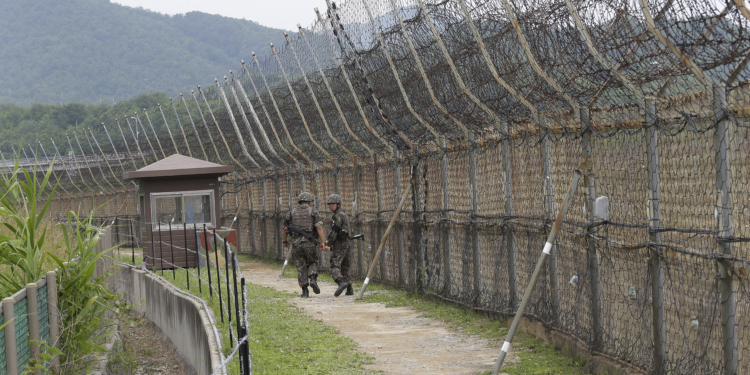 Militares da Coreia do Sul atiram após soldados norte-coreanos cruzarem a fronteira