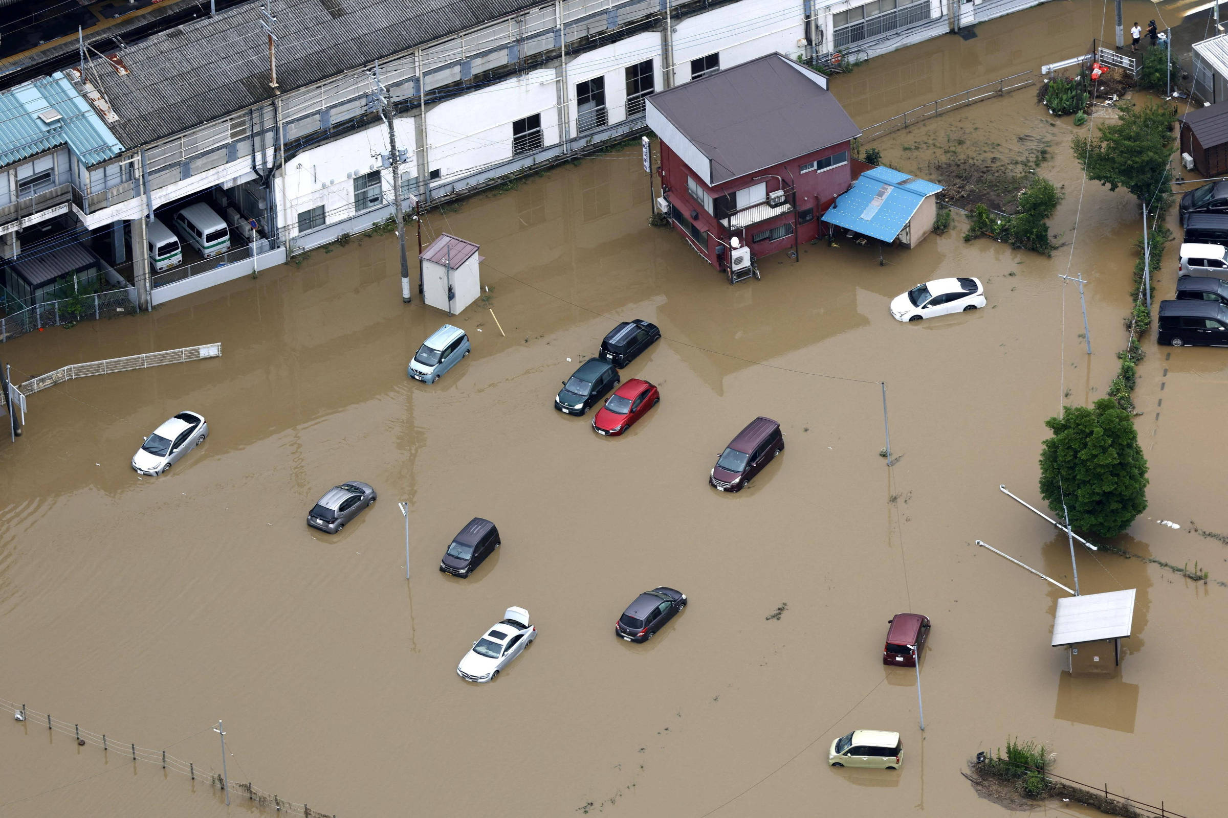 Chuvas matam 9 no Japão e inundam mais de mil casas