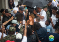 Shakira visita região atingida por terremoto e anuncia reconstrução de escolas na Colômbia