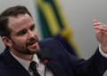 Proposta de Flávio Bolsonaro para as contas públicas é 'balela', diz Durigan