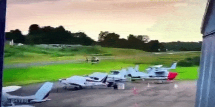 VÍDEO: Piloto morre após avião bater em helicóptero da polícia nos EUA