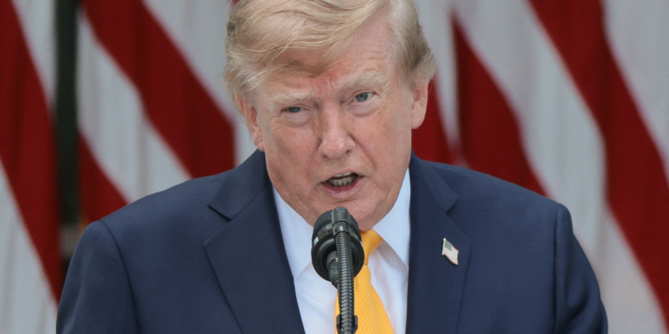 Trump diz que EUA detonaram todas as minas instaladas pelo Irã no Estreito de Ormuz