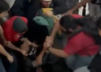 Alunos da UFRJ espancam colega por usar camiseta associada ao nazismo