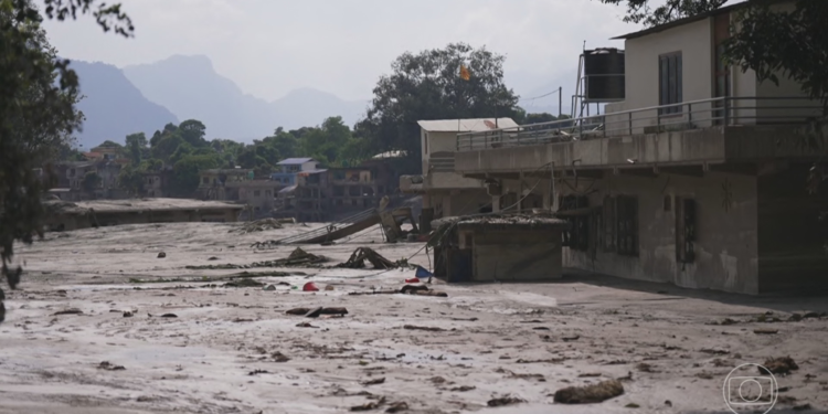 Número de mortos pelas enchentes no Nepal sobe para 676; reconstrução pode custar até R$ 26 bilhões