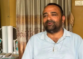 O diretor de escola que salvou 900 estudantes das inundações no Nepal