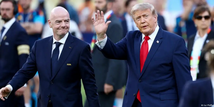 Infantino vai pedir a Trump ajuda para permanecer à frente da FIFA, diz jornal