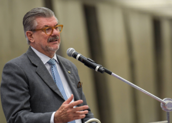 Ministros do STJ cogitam contrariar STF e punir com aposentadoria colega acusado de assédio