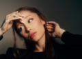Afastamento de Ariana Grande levanta debates sobre saúde e privacidade
