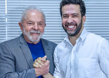 Janones publica falso direito de resposta sobre Nikolas e engana parlamentares