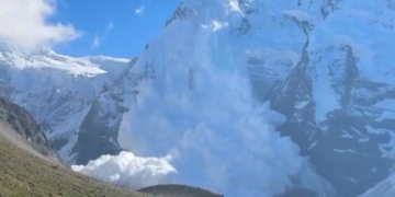 VÍDEO mostra avalanche que matou 11 alpinistas em montanha da Rússia