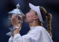 Rybakina, nº 1 do mundo, vence Sabalenka e é campeã do US Open