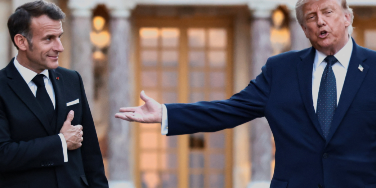 Macron visita ilhas francesas no Atlântico após Trump publicar mapa com território sob bandeira dos EUA