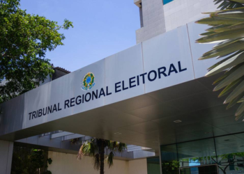 Veículos regionais têm cobertura eleitoral ameaçada por atentados e ordem para recolher jornais