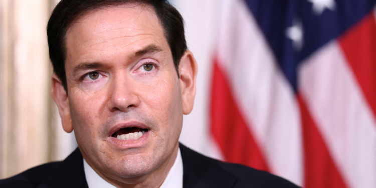 Senadores dos EUA voltam a cobrar de Rubio compromisso do governo Trump em reconhecer resultado da eleição no Brasil