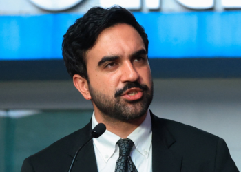 Prefeito de Nova York, Mamdani anuncia medidas contra antissemitismo na cidade